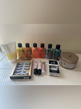 Hair & Makeup lot